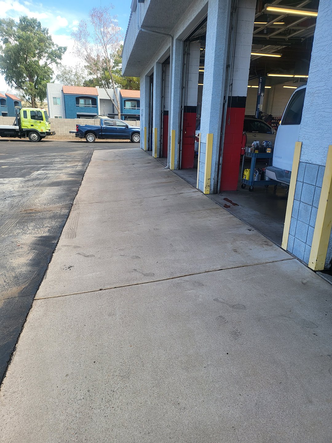 Amazing auto shop cleaning in gilbert rd